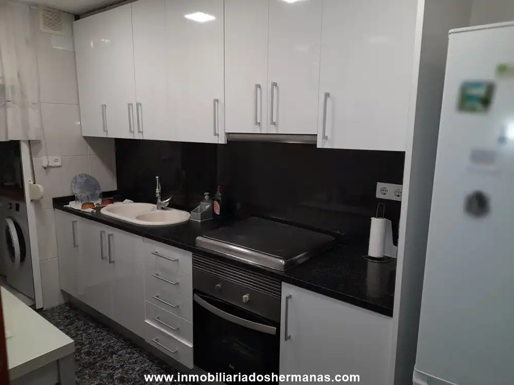 Cuina de Pis en venda en El Prat de Llobregat amb Aire condicionat i Balcó