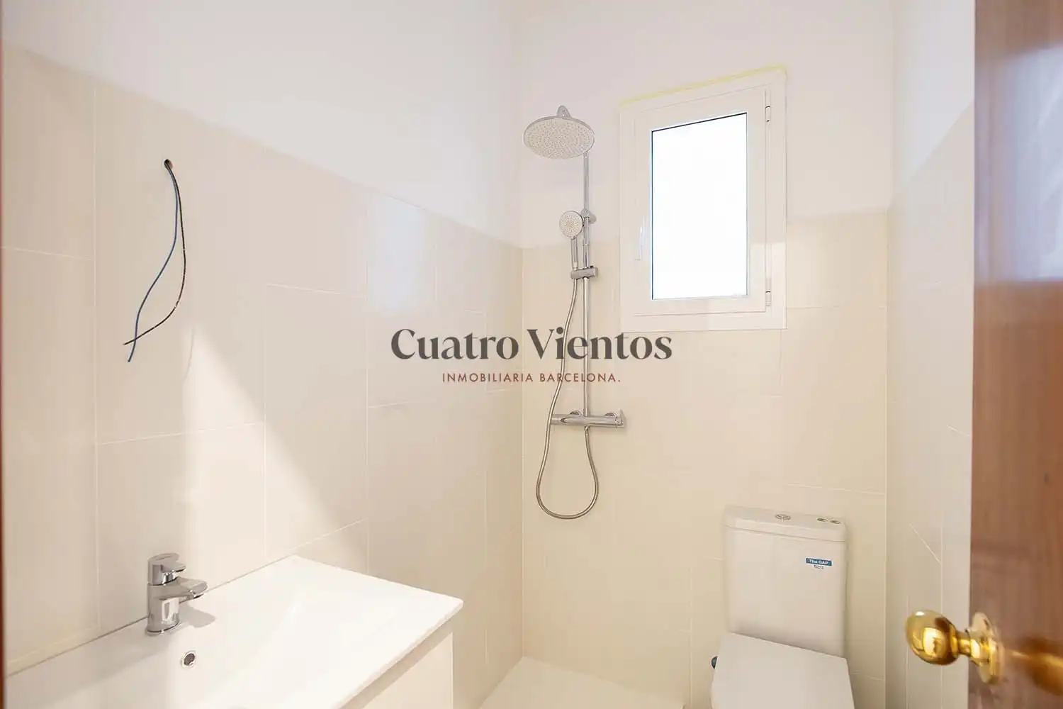 Baño de Piso en venta en Barcelona con Aire acondicionado, Calefacción y Horno
