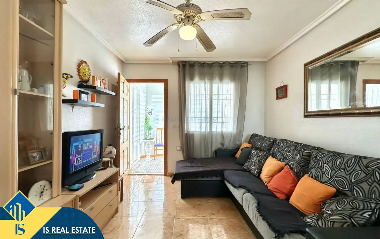 Bungalow with pool for sale in Zona Carrefour - Urbanizaciones, imagen 3