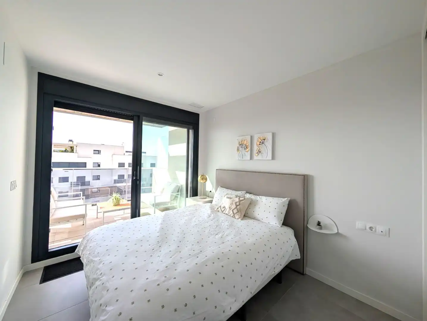 Schlafzimmer von Dachboden zum Verkauf in Orihuela mit Klimaanlage, Heizung und Terrasse