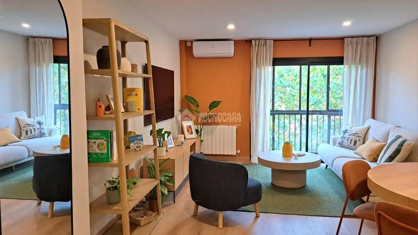 Sala d'estar de Pis en venda en Madrid amb Aire condicionat, Terrassa i Balcó