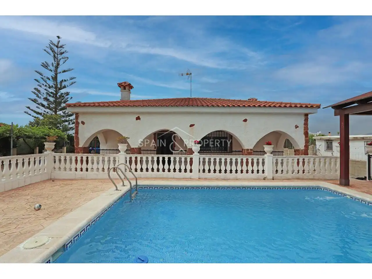 Villa avec piscine à vendre à Montroi / Montroy, imagen 2