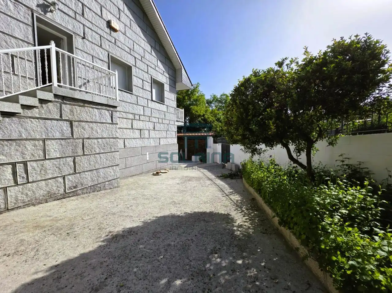 Vista exterior de Casa o chalet en venta en A Merca   con Calefacción, Jardín privado y Terraza