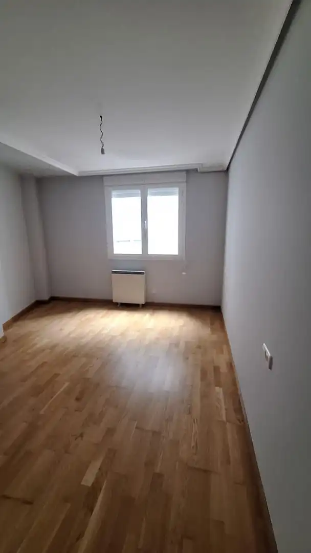 Habitación de Piso en venta en Ponferrada con Calefacción, Parquet y Trastero