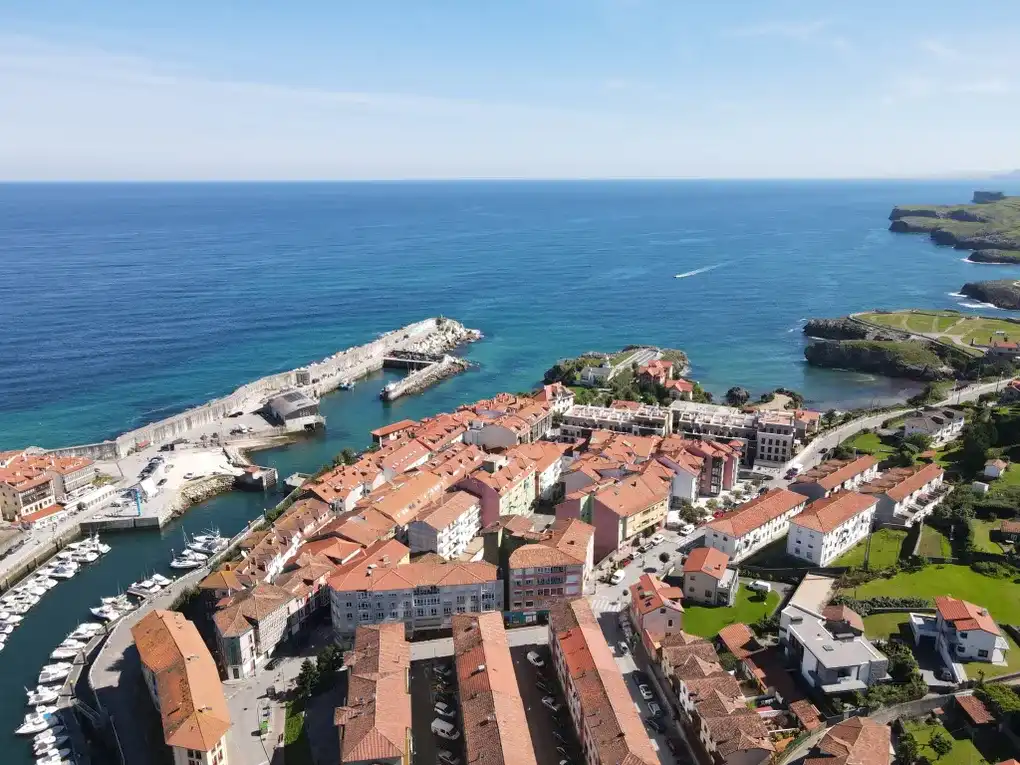 Exterior view of Flat for sale in Llanes  with Heating and Furnished