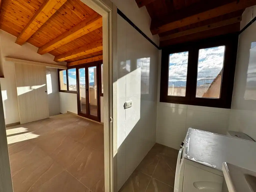 Casa adosada en venta en Calle de los Serranos de Aparicio, 11, Cretas