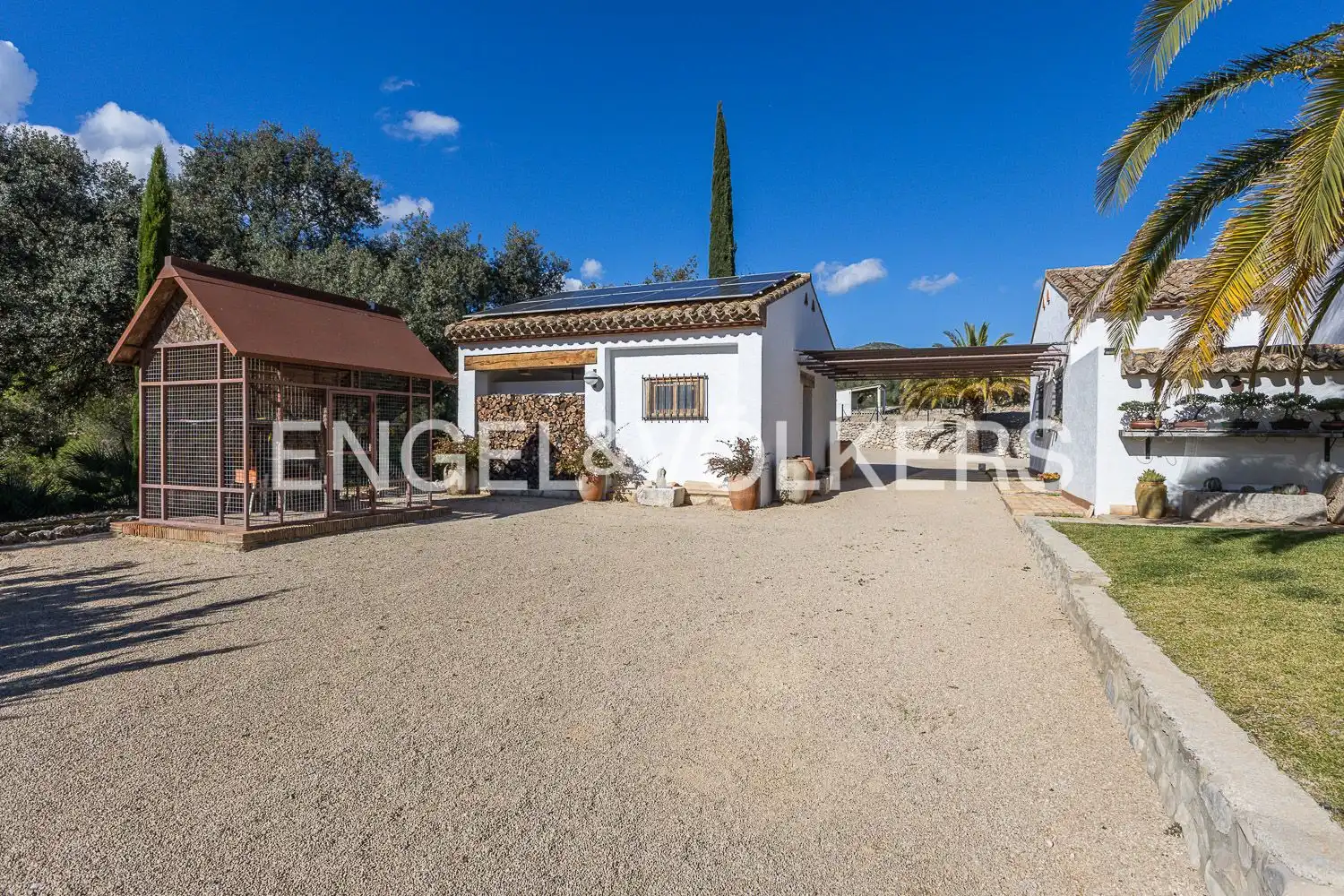 Vista exterior de Casa o xalet en venda en Ontinyent amb Aire condicionat, Calefacció i Jardí privat
