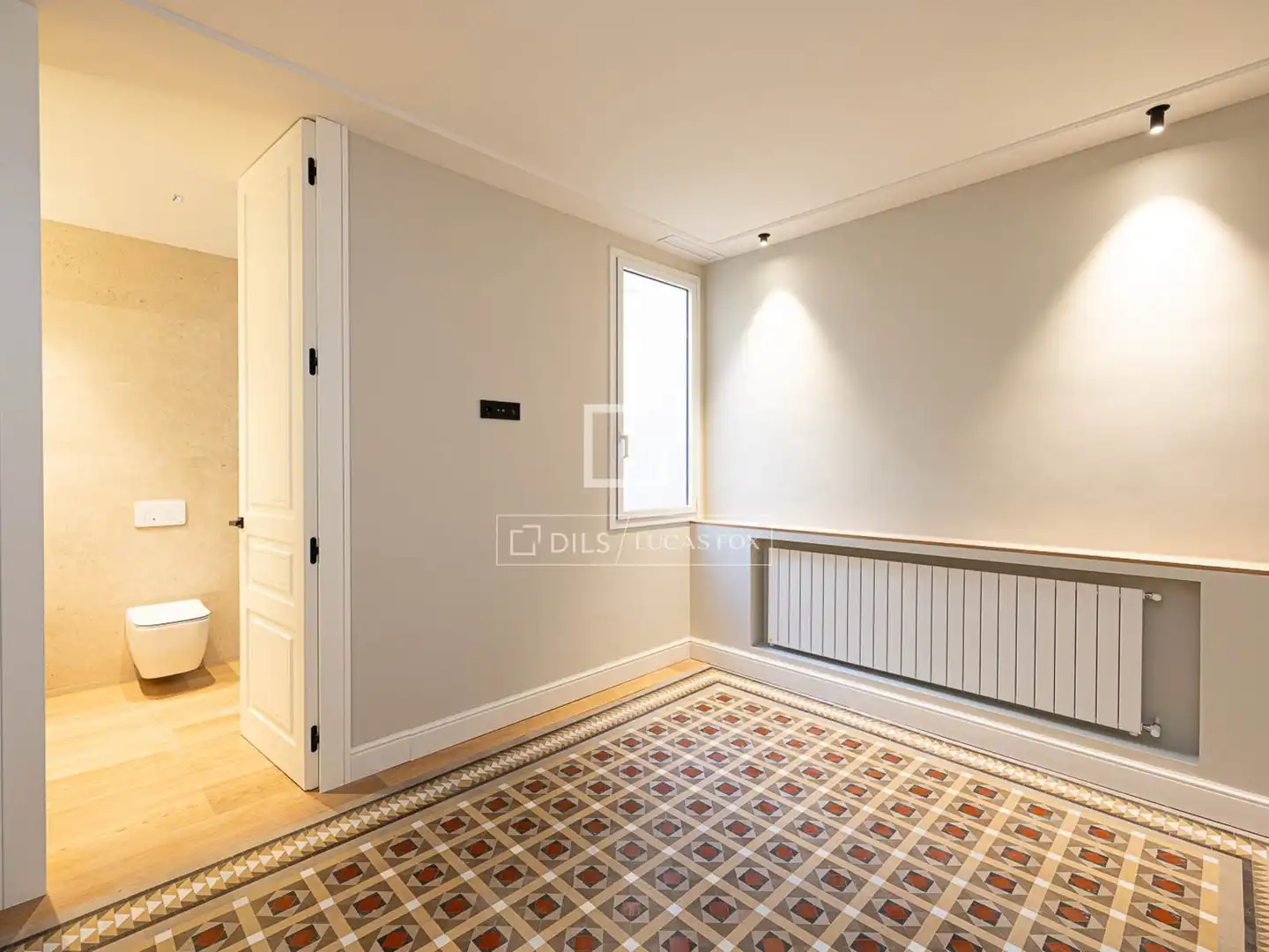 Außenansicht von Wohnung zum Verkauf in Barcelona mit Klimaanlage, Heizung und Balkon