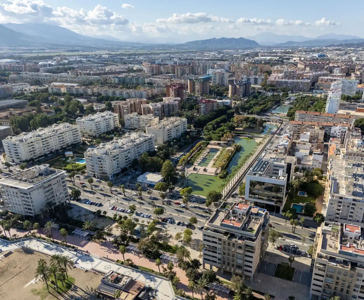 Vista exterior de Dúplex en venda en Málaga amb Aire condicionat, Terrassa i Piscina comunitària
