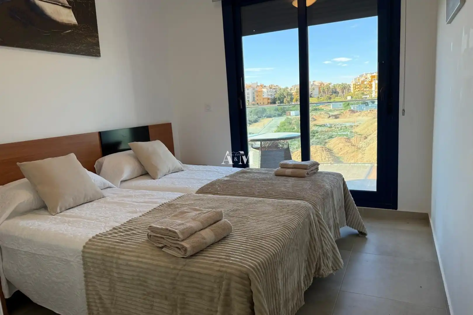 Dormitori de Pis de lloguer en Torrevieja amb Aire condicionat, Calefacció i Terrassa