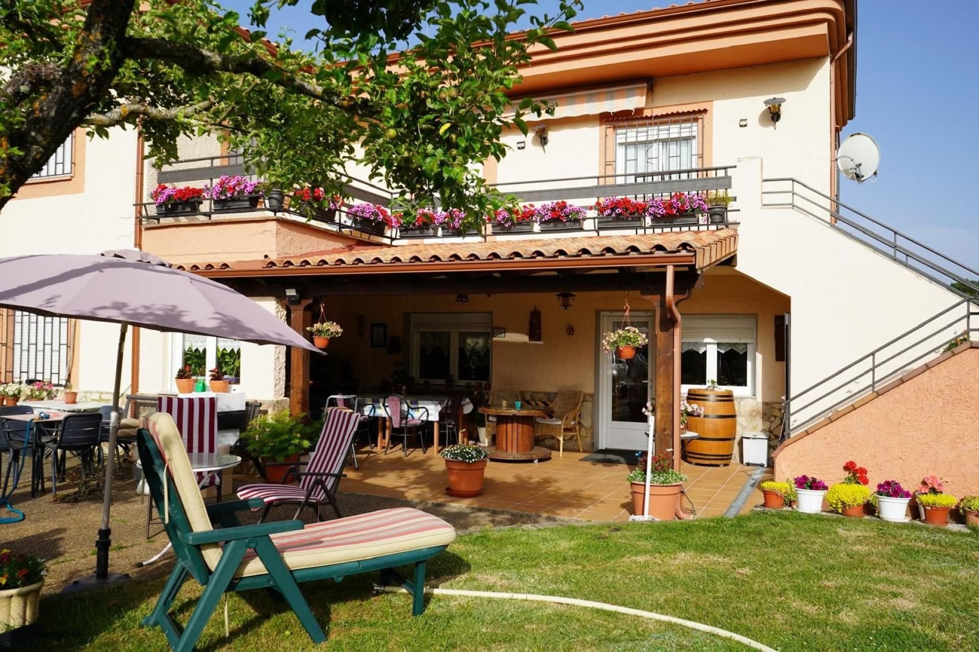 Terrace of Houses for sale in Cuadros  with Heating, Terrace and Swimming Pool