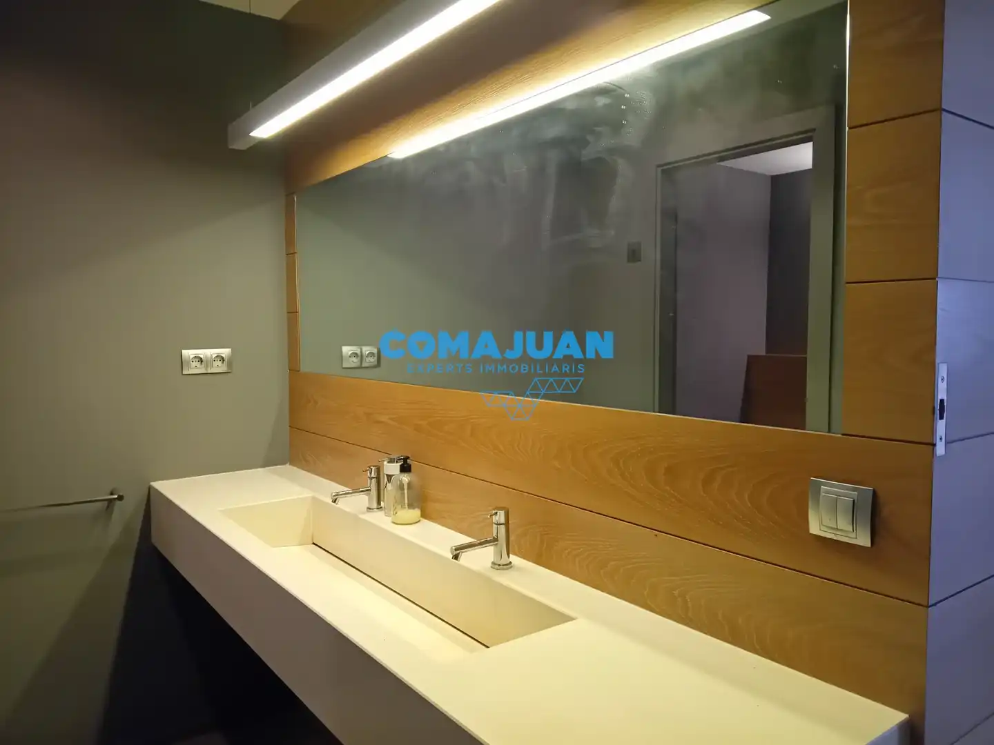 Bathroom of Industrial buildings for rent in Mataró