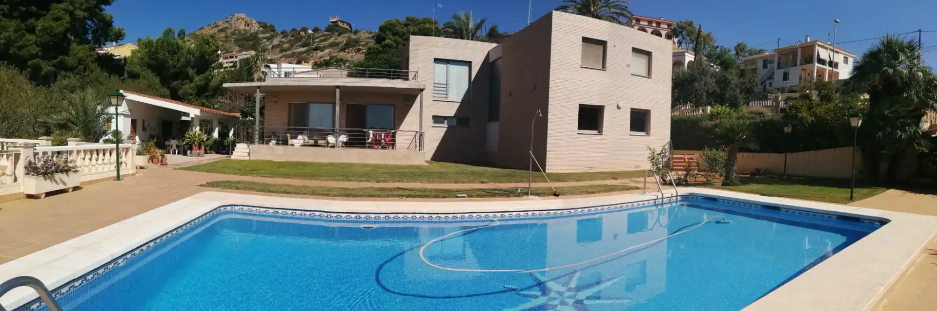 Piscina de Casa o chalet en venta en Castellón de la Plana / Castelló de la Plana con Calefacción, Jardín privado y Terraza