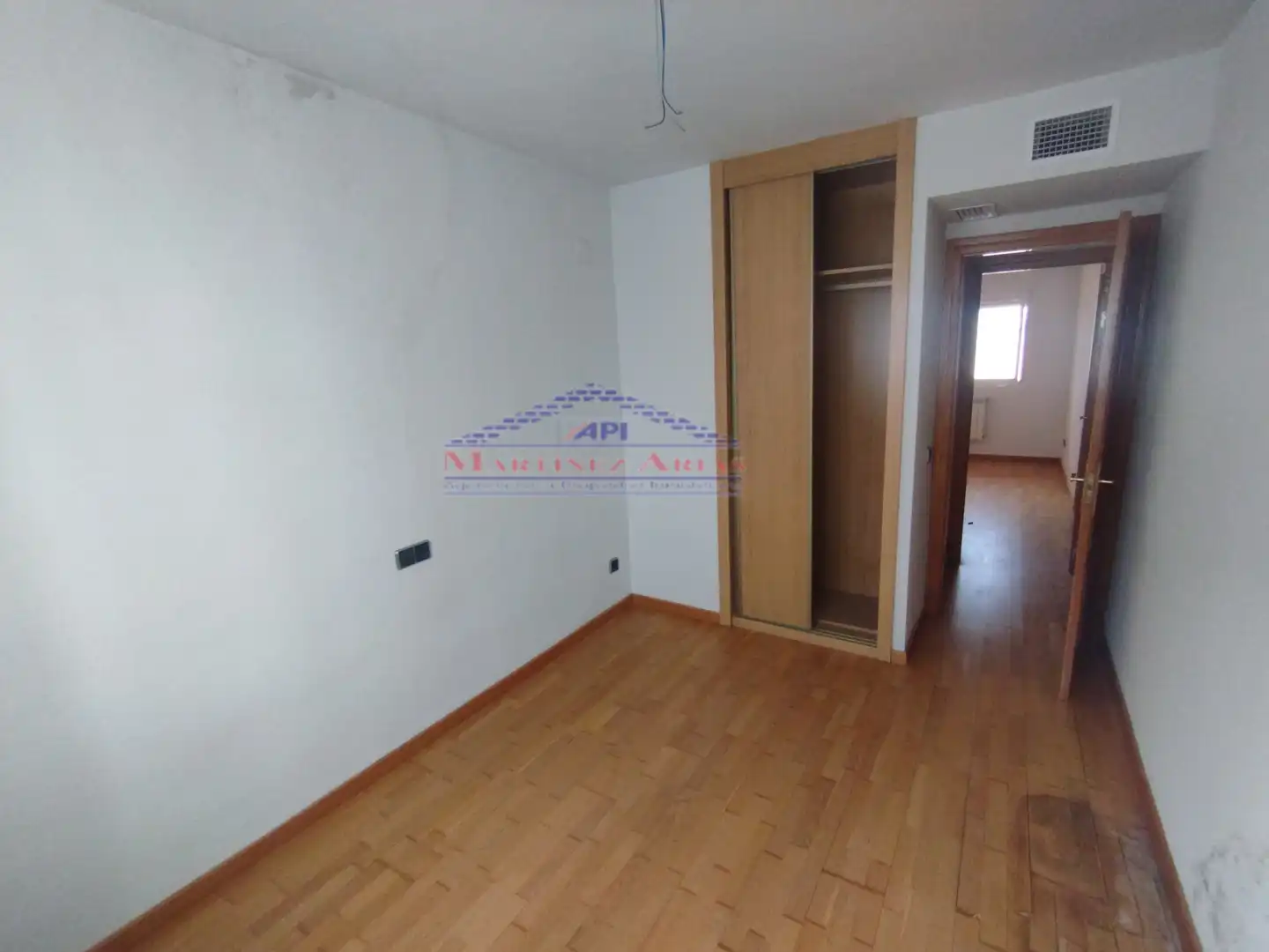 Habitación de Dúplex en venta en Linares con Calefacción, Parquet y Balcón