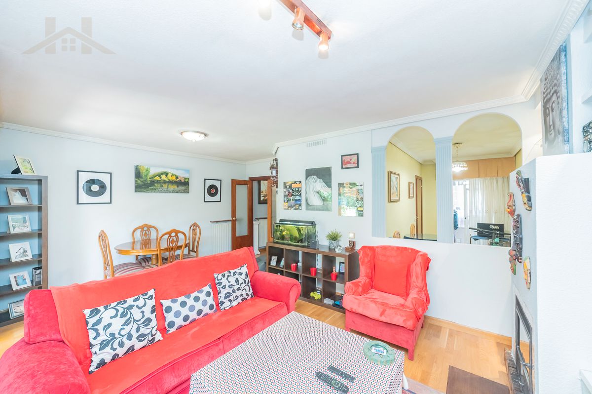 Sala de estar de Casa adosada en venta en Collado Villalba con Aire acondicionado, Calefacción y Terraza