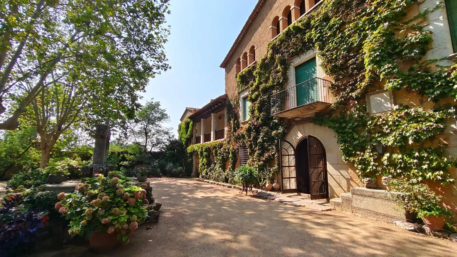 Außenansicht von Country house zur Miete in Llagostera mit Heizung, Privatgarten und Terrasse