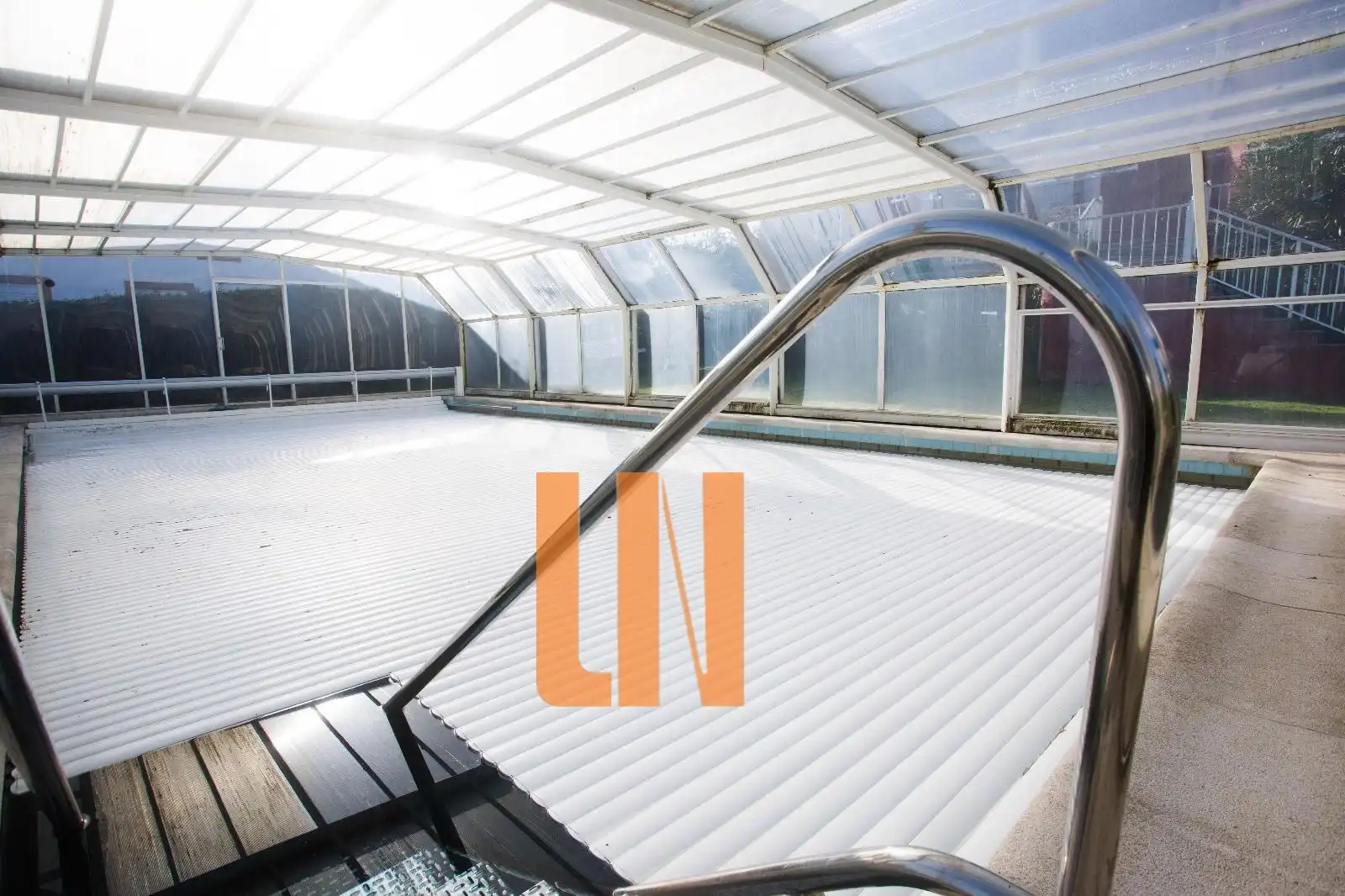 Piscina de Casa o xalet en venda en A Coruña Capital  amb Calefacció, Jardí privat i Terrassa