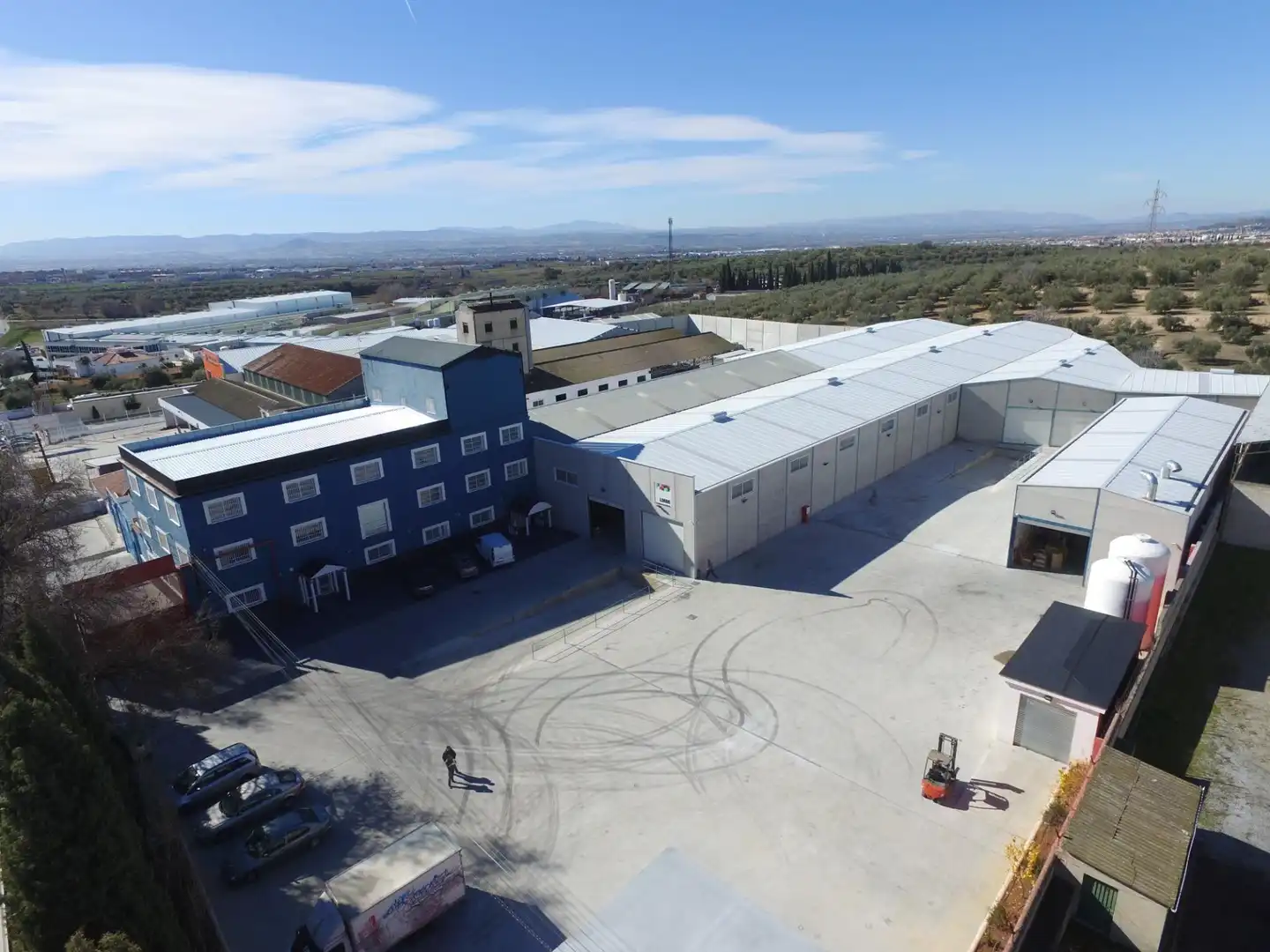 Außenansicht von Fabrikhallen zur Miete in Pulianas, Granada