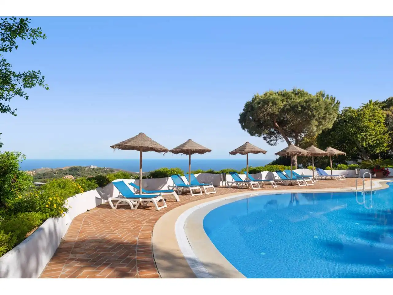 Piscina de Loft en venta en Ojén con Aire acondicionado, Calefacción y Jardín privado