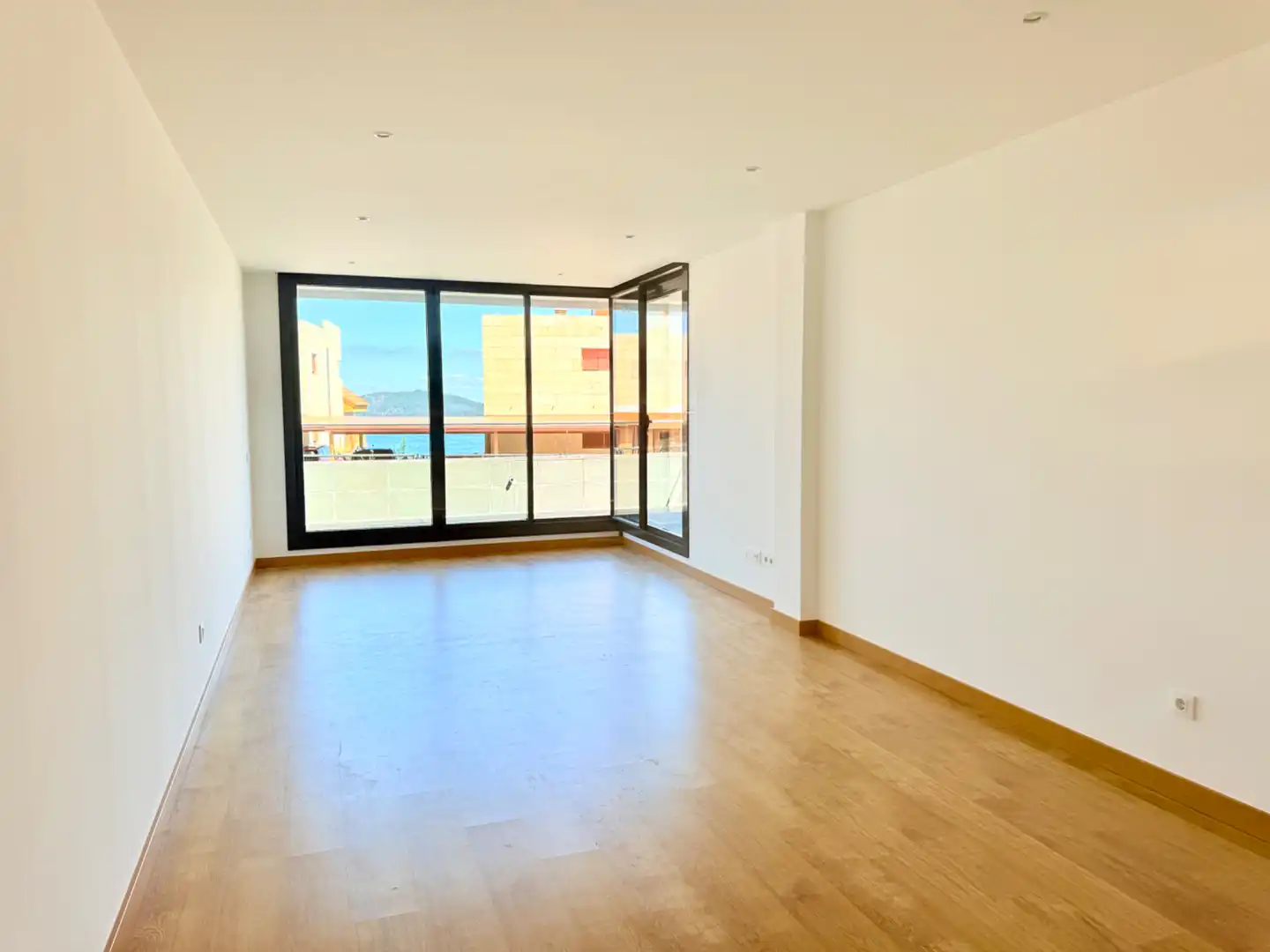 Wohnzimmer von Wohnung zum Verkauf in Baiona mit Parkett, Terrasse und Abstellraum