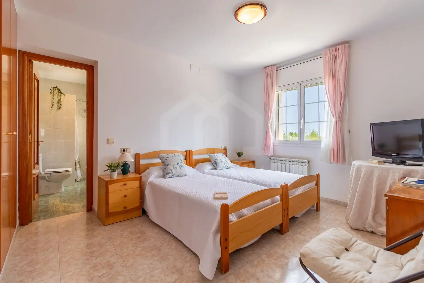Bedroom of Houses for sale in Riudoms  with Air Conditioner, Heating and Private garden