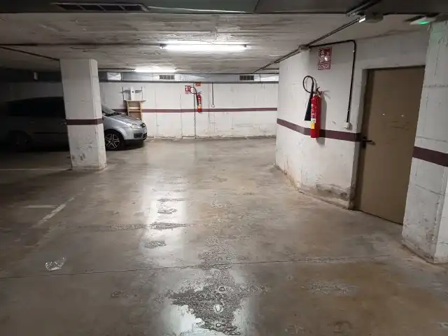 Parkplatz von Garage zum Verkauf in Esparreguera