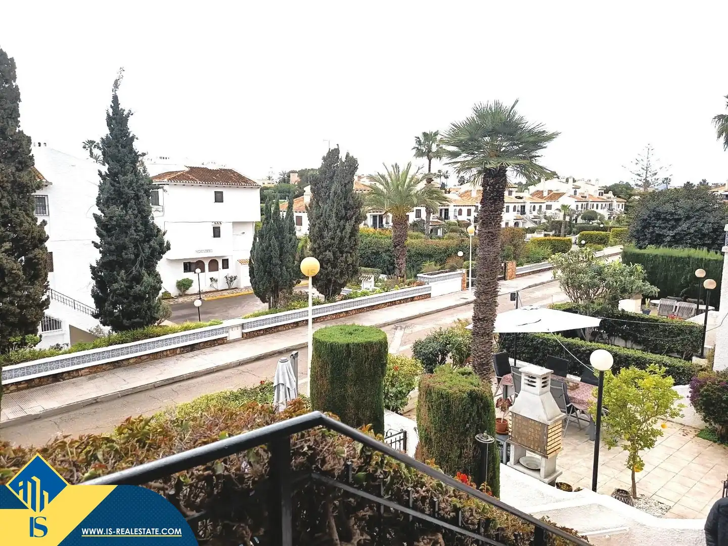 Vista exterior de Dúplex en venta en Orihuela con Terraza, Amueblado y Piscina comunitaria