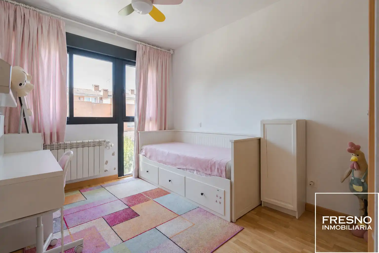 Habitación de Casa adosada en venta en Miramadrid