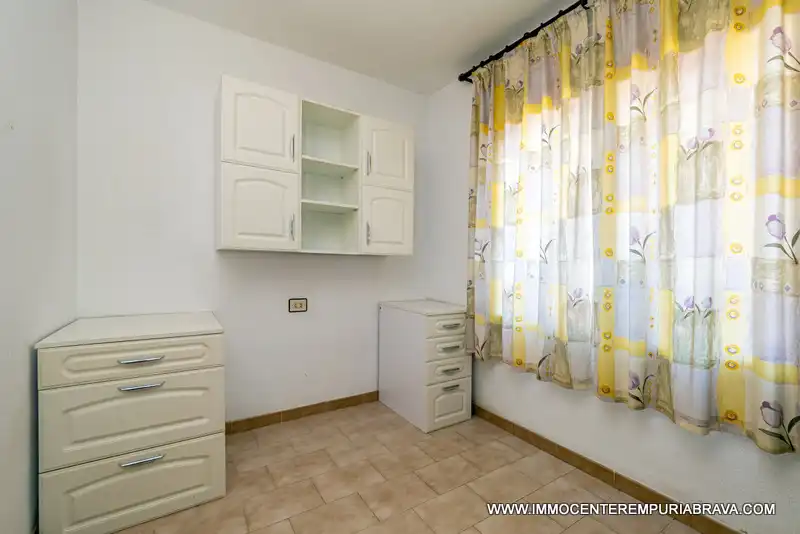 Schlafzimmer von Haus oder Chalet zum Verkauf in Empuriabrava mit Klimaanlage, Heizung und Terrasse