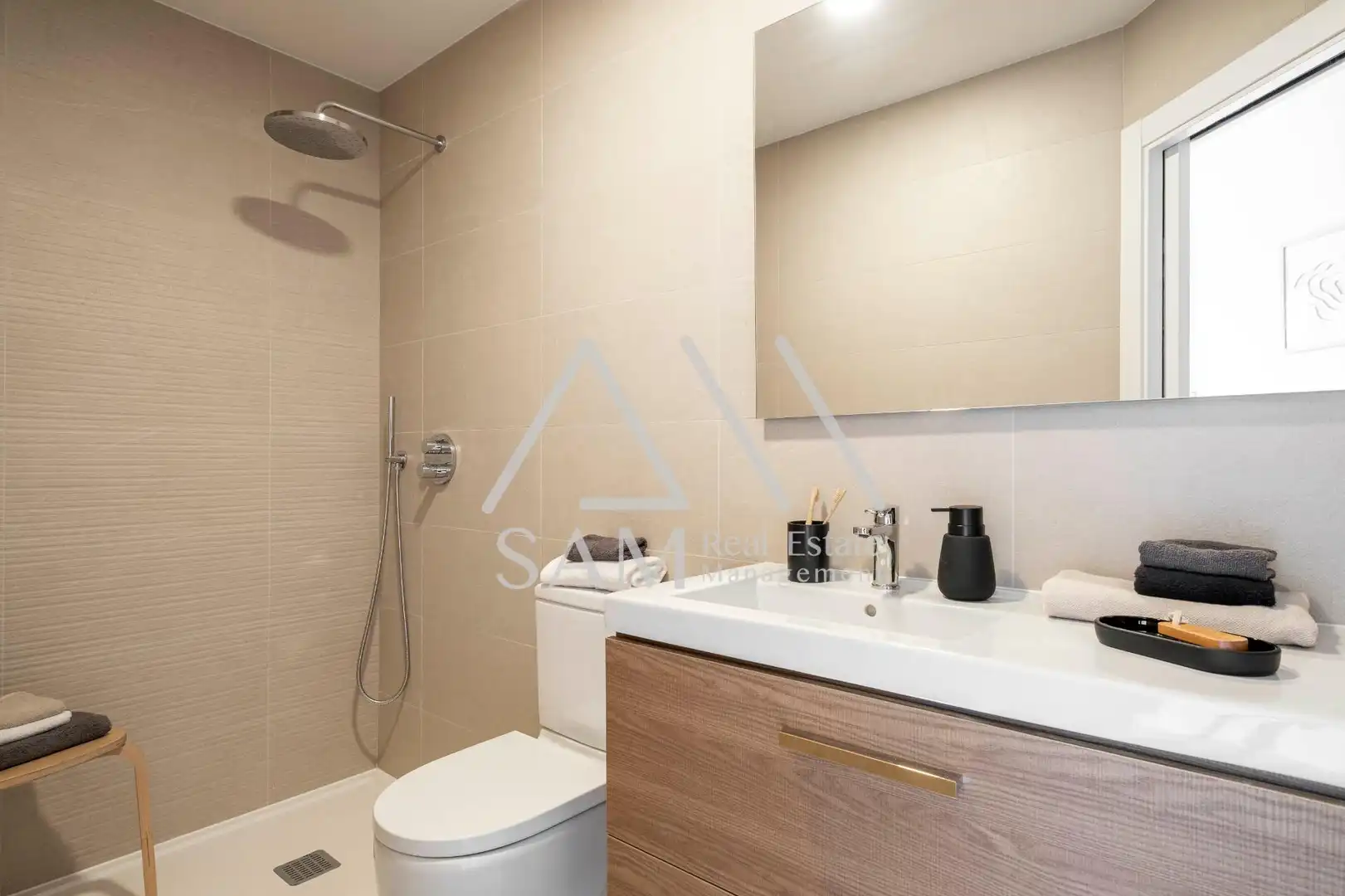 Baño de Piso en venta en Barcelona con Calefacción, Terraza y Balcón