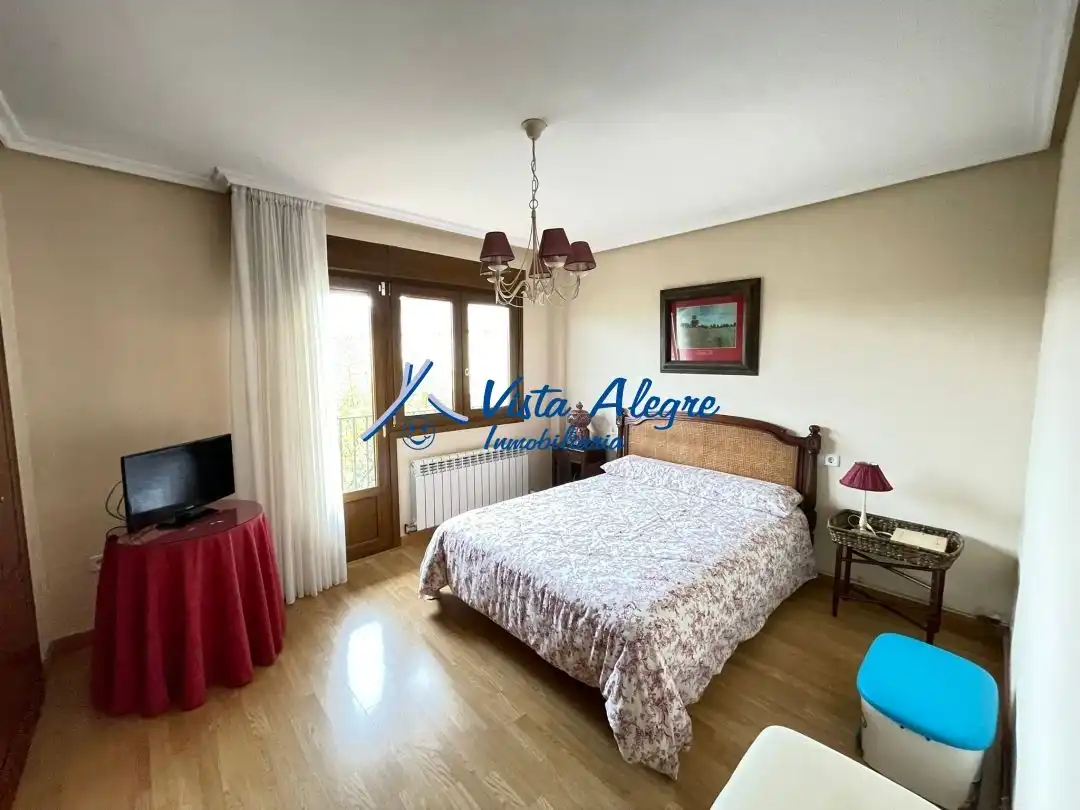 Habitación de Casa o chalet en venta en Cuzcurrita de Río Tirón con Calefacción, Jardín privado y Terraza