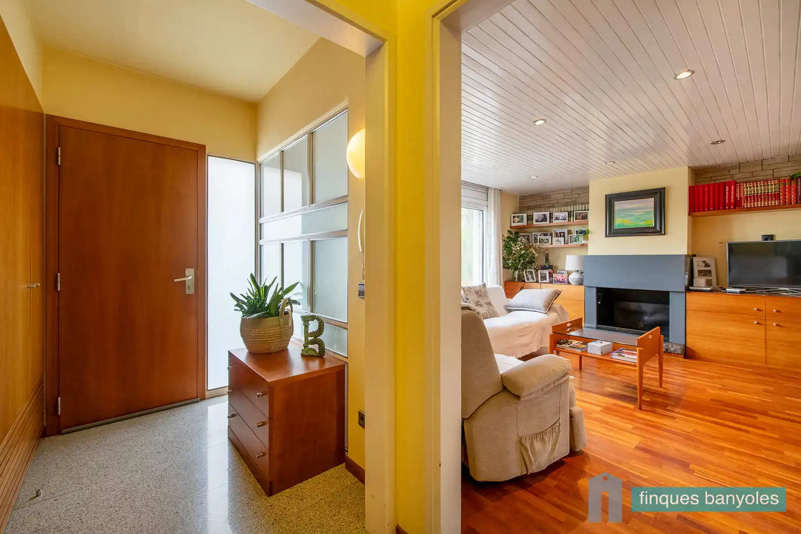 Living room of Houses for sale in Banyoles  with Air Conditioner, Heating and Private garden
