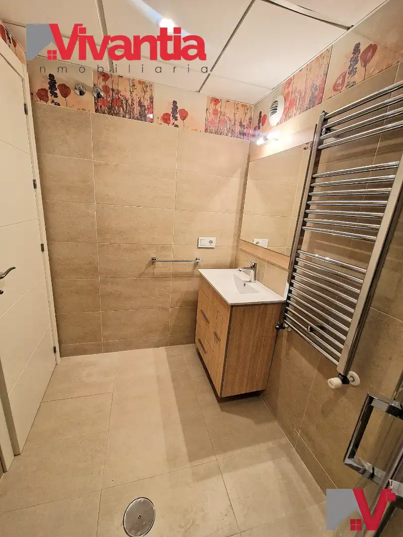 Piso con ascensor en venta en Avenida Juan Carlos I, imagen 36