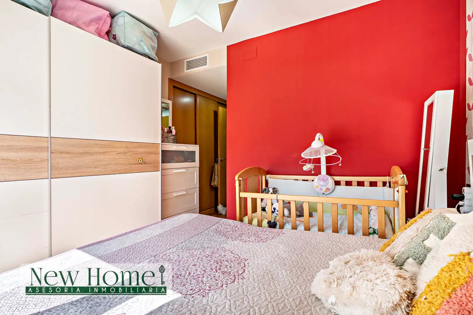 Habitación de Piso en venta en Almería con Amueblado