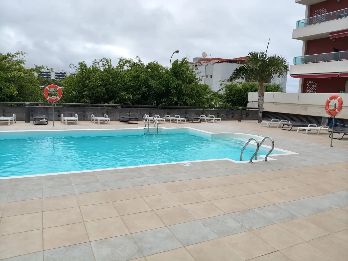 Piscina de Pis en venda en Las Palmas de Gran Canaria amb Terrassa, Traster i Piscina comunitària