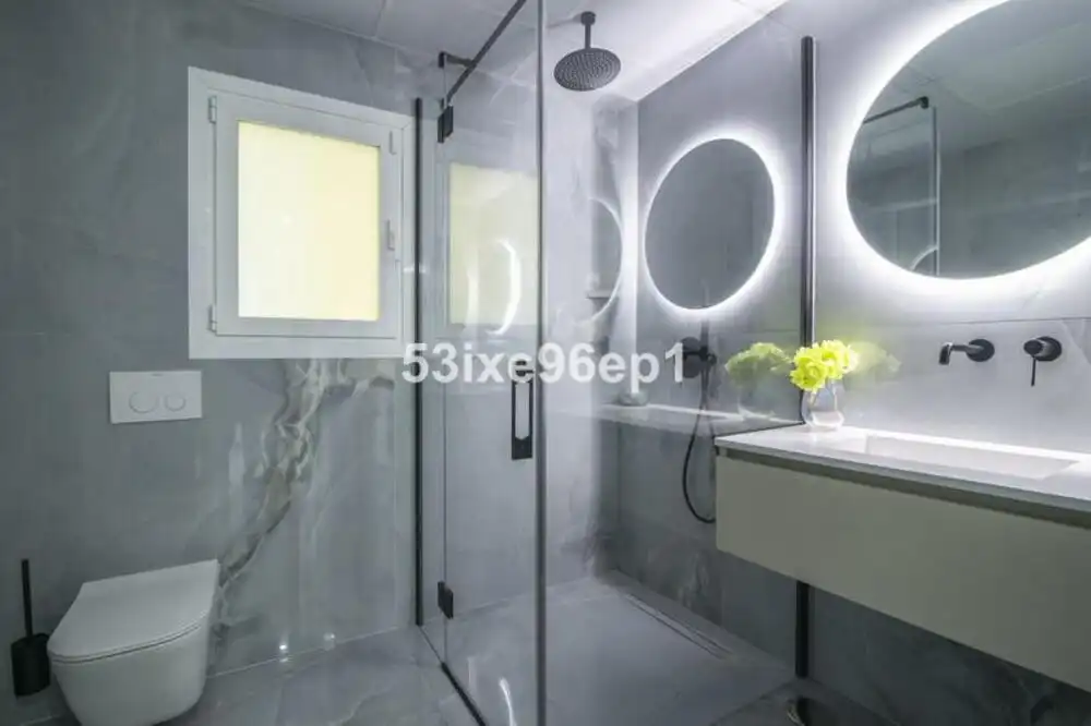 Baño de Planta baja de alquiler en Benahavís con Aire acondicionado, Terraza y Trastero
