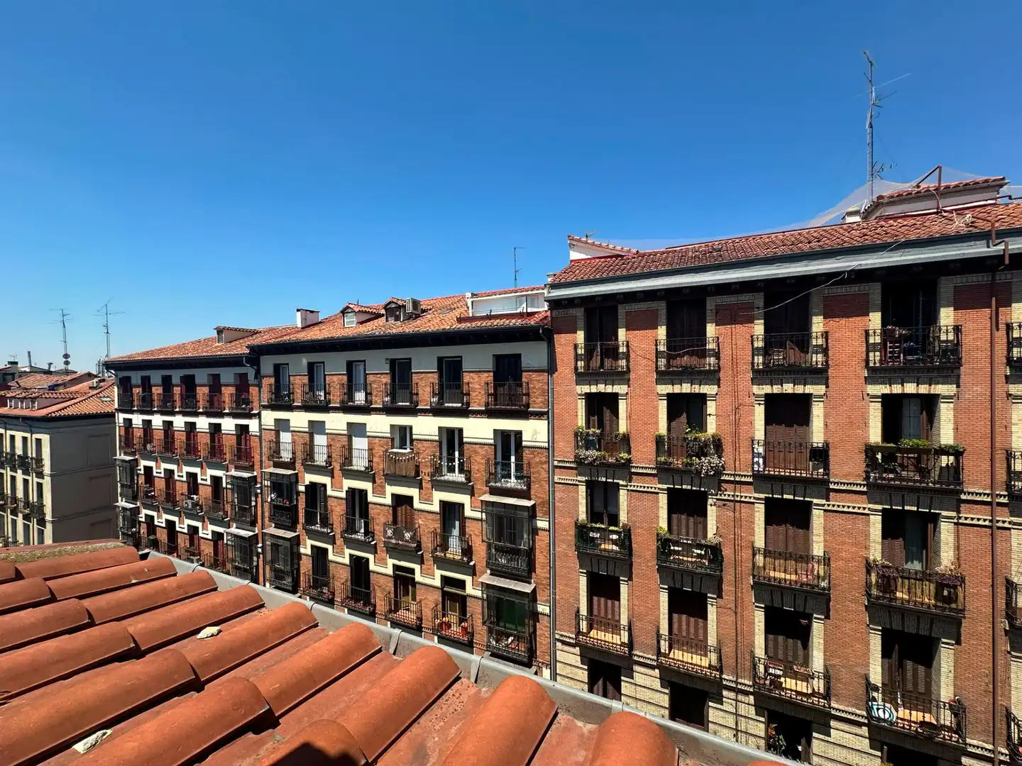 Außenansicht von Wohnung zum Verkauf in Madrid mit Klimaanlage, Möbliert und Ofen