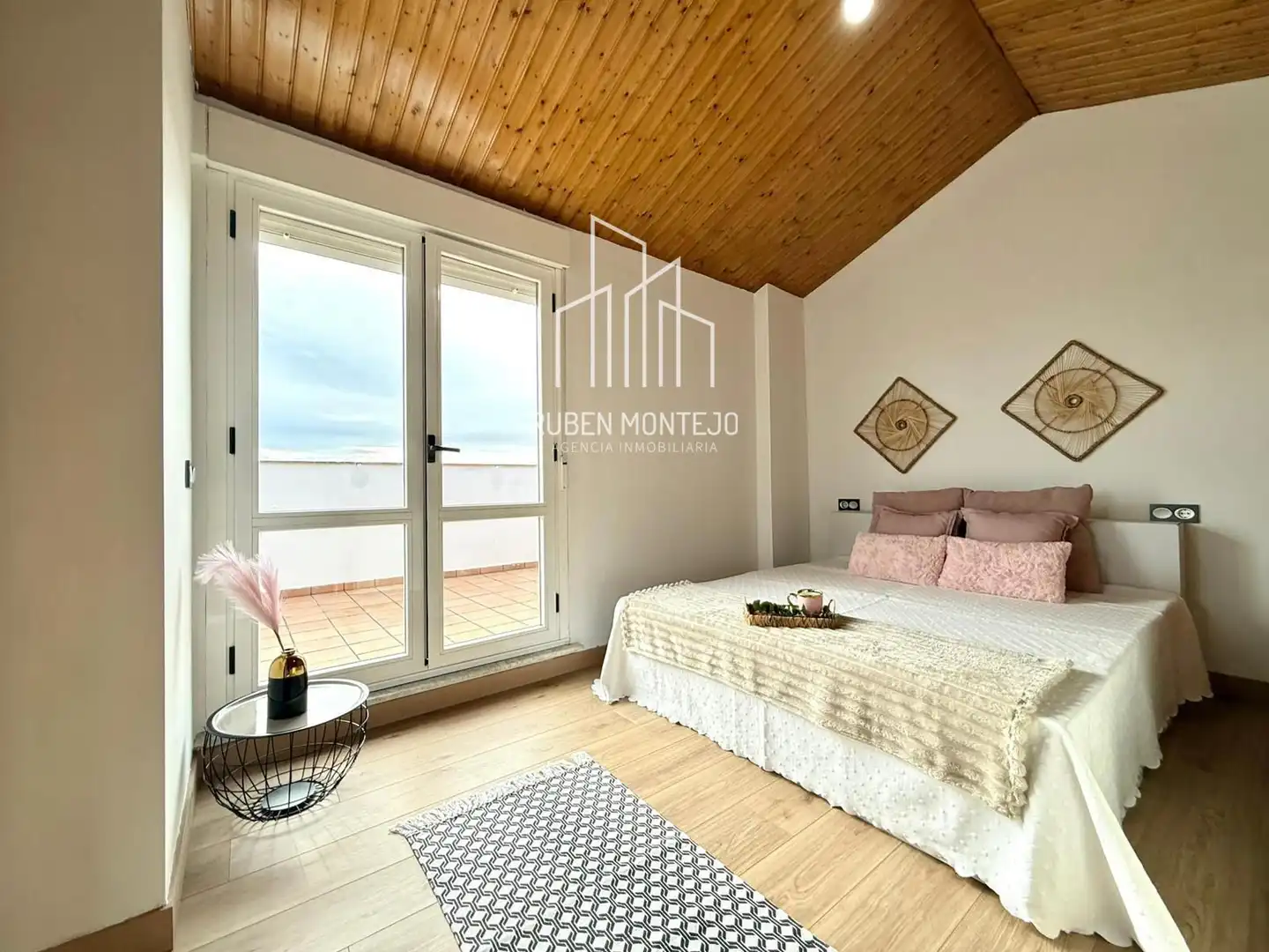 Bedroom of Attic for sale in Salamanca Capital  with Heating, Terrace and Oven