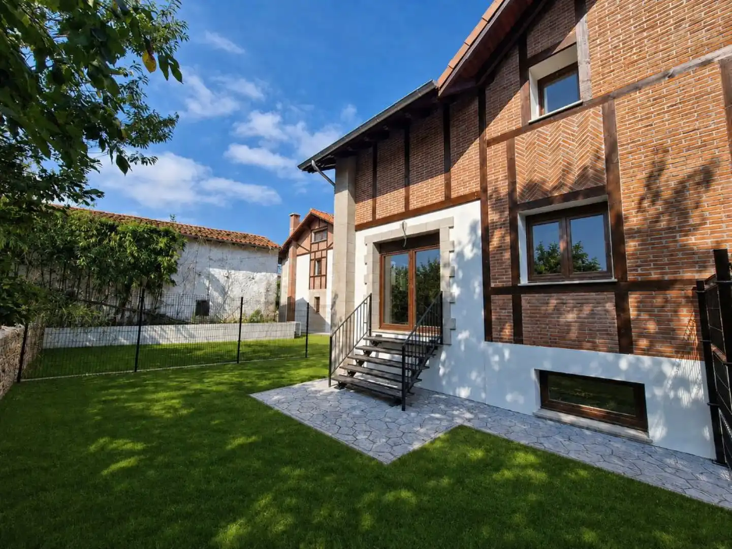 Vista exterior de Casa o chalet en venta en Molledo con Calefacción, Jardín privado y Parquet