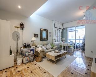 Living room of Flat to rent in  Madrid Capital  with Air Conditioner, Heating and Parquet flooring