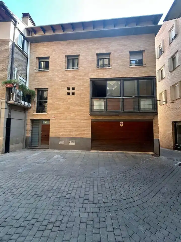 Vista exterior de Casa o xalet en venda en Tudela amb Aire condicionat i Calefacció