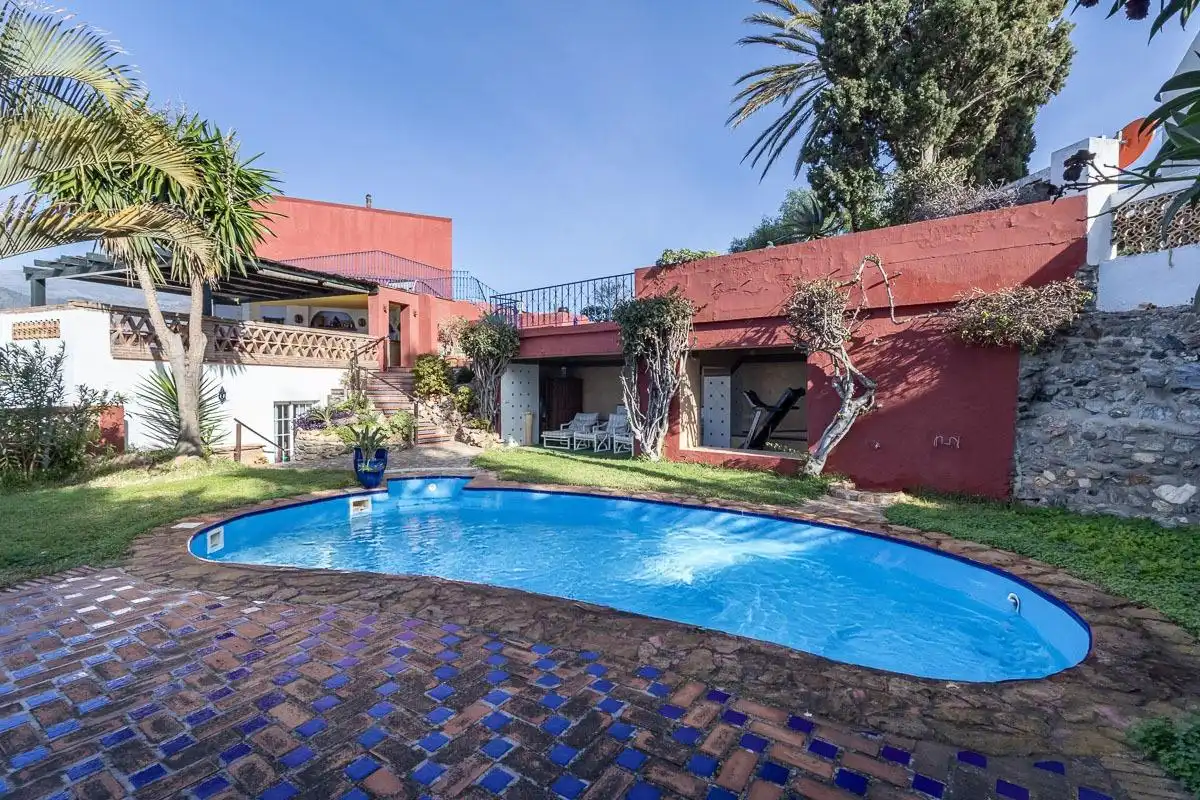 Piscina de Casa o chalet en venta en Almuñécar con Aire acondicionado, Calefacción y Jardín privado