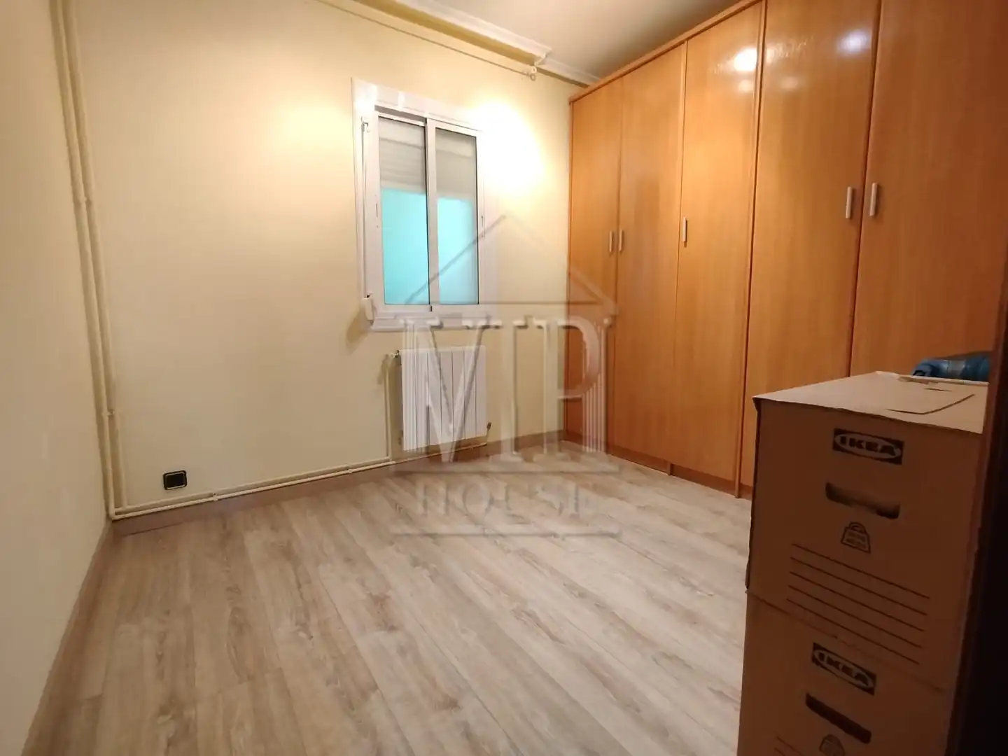 Habitación de Piso en venta en Badalona con Aire acondicionado y Amueblado
