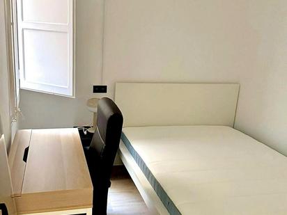 Bedroom of Flat to share in  Barcelona Capital  with Heating and Washing machine