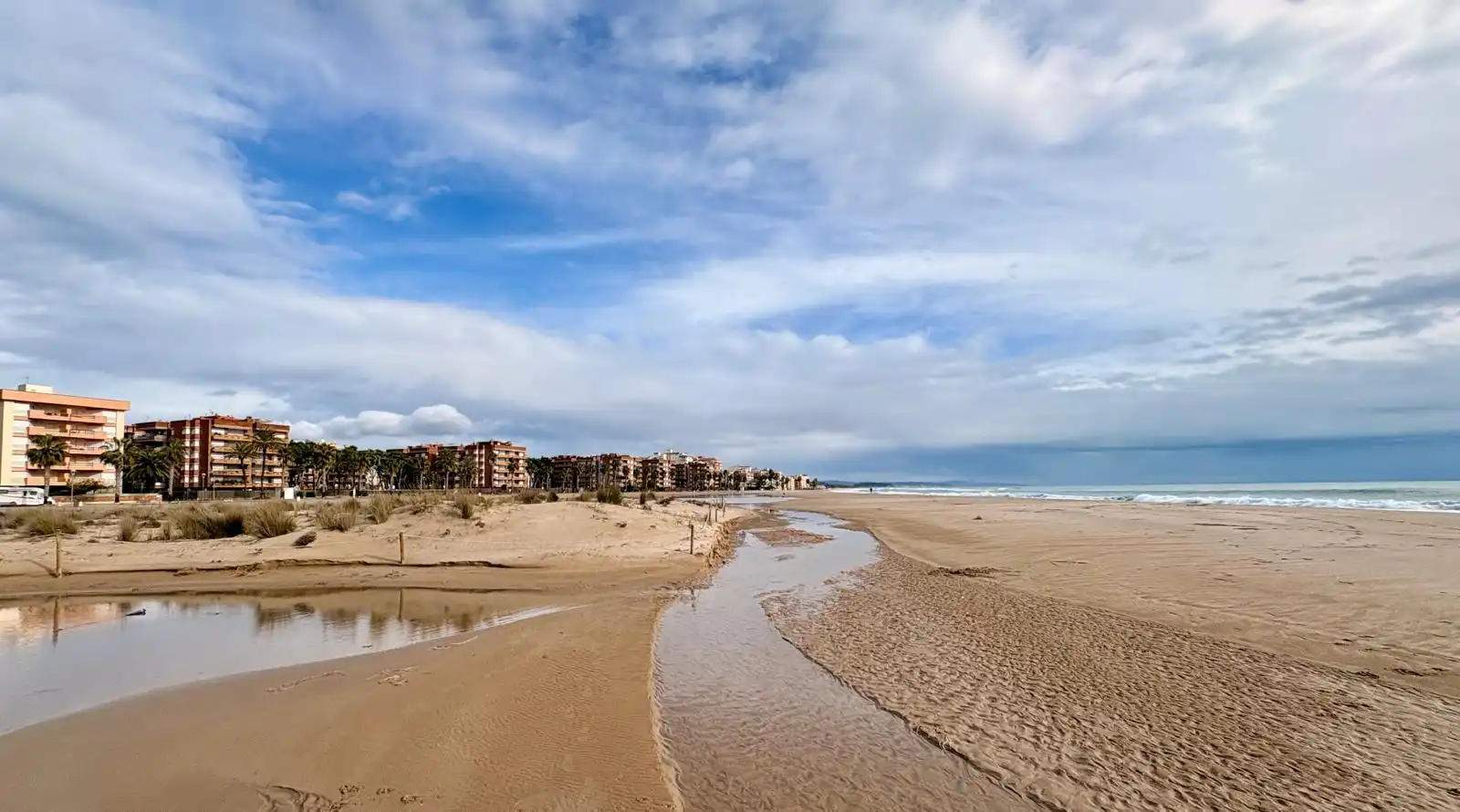Vista exterior de Dúplex en venta en Torredembarra con Aire acondicionado, Terraza y Horno