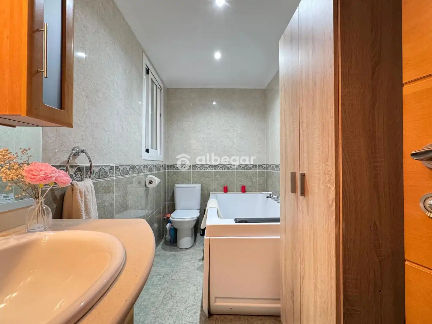 Bathroom of Flat for sale in Paterna  with Air Conditioner and Terrace