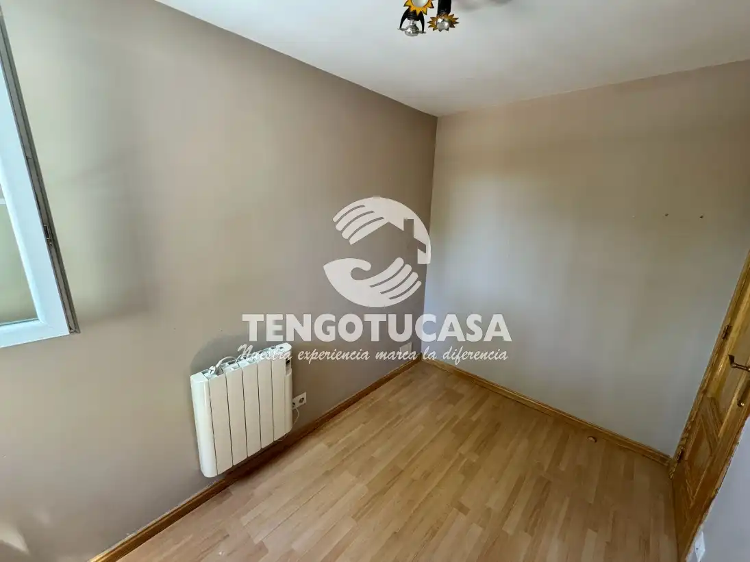 Habitación de Piso en venta en Madrid con Calefacción, Trastero y Horno