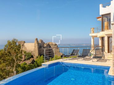 Detached house with balcony for sale in Almadrava - Canyelles - Puig-Rom