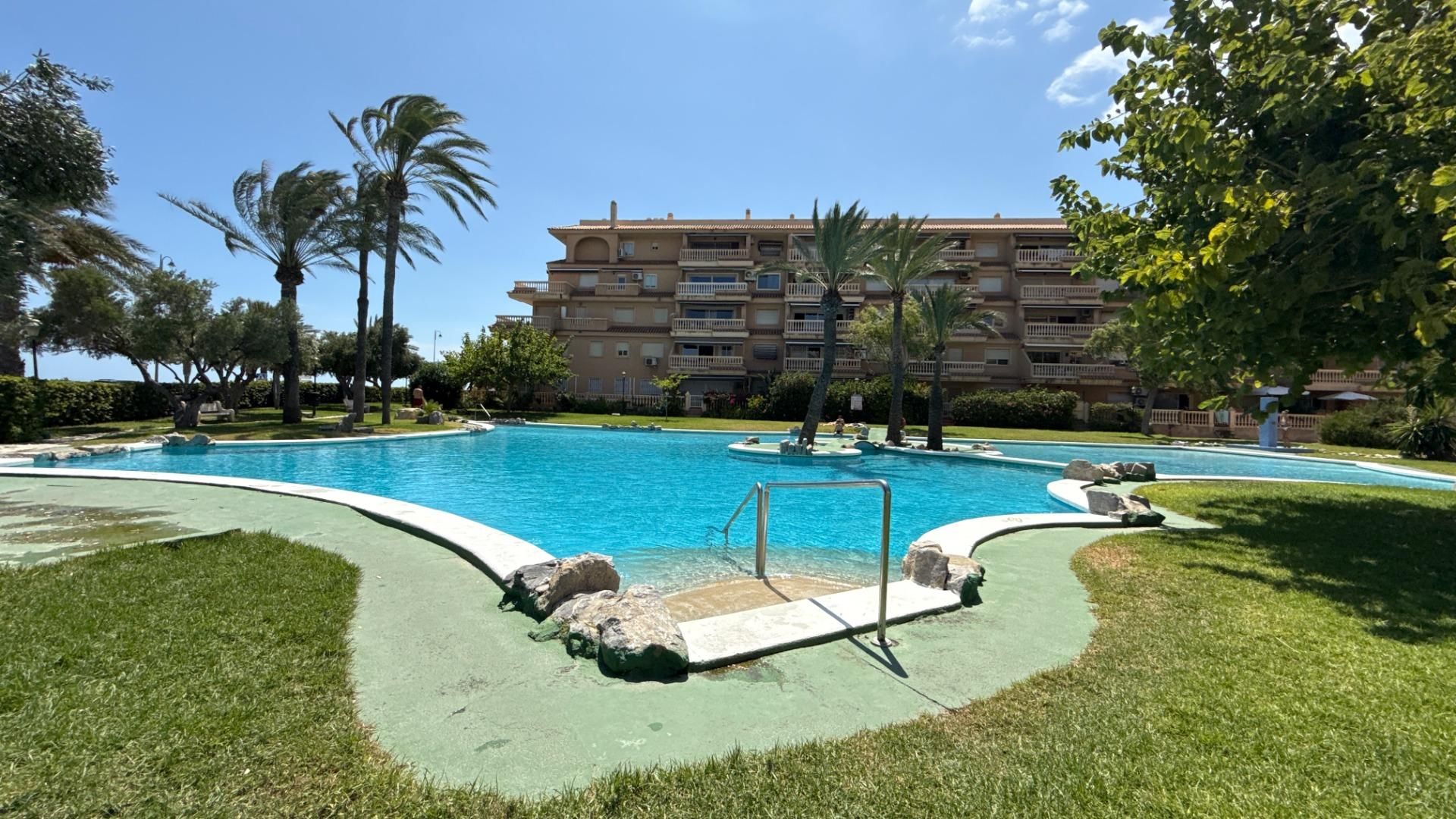 Piscina de Pis de lloguer en El Campello amb Jardí privat, Terrassa i Piscina comunitària