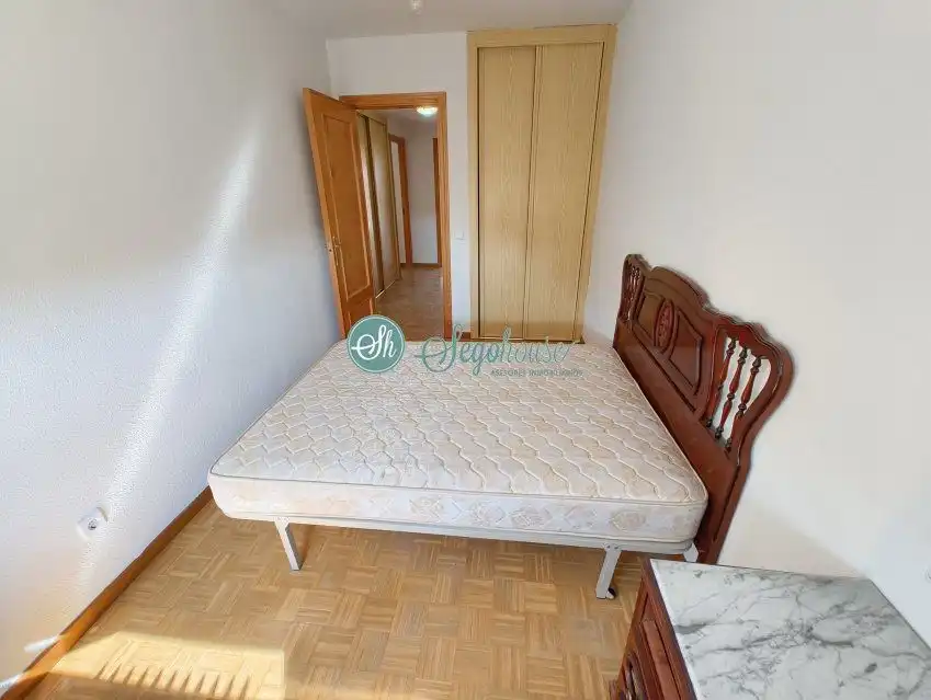 Habitación de Piso en venta en San Cristóbal de Segovia con Calefacción, Trastero y Balcón
